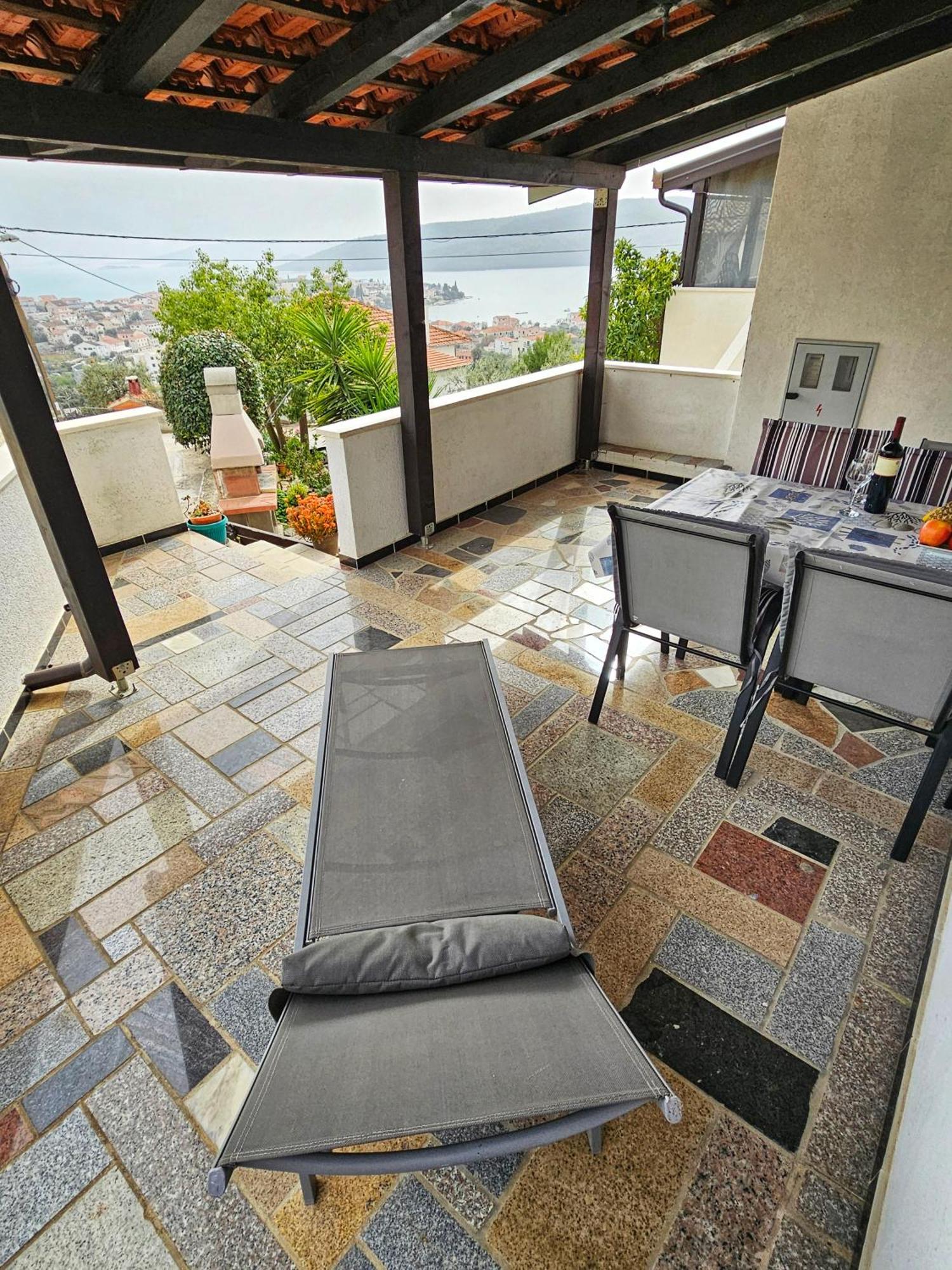 Plejic Apartment *